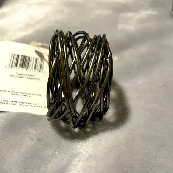 Second batch of dark chrome napkin rings- never used - Picture 5 of 5